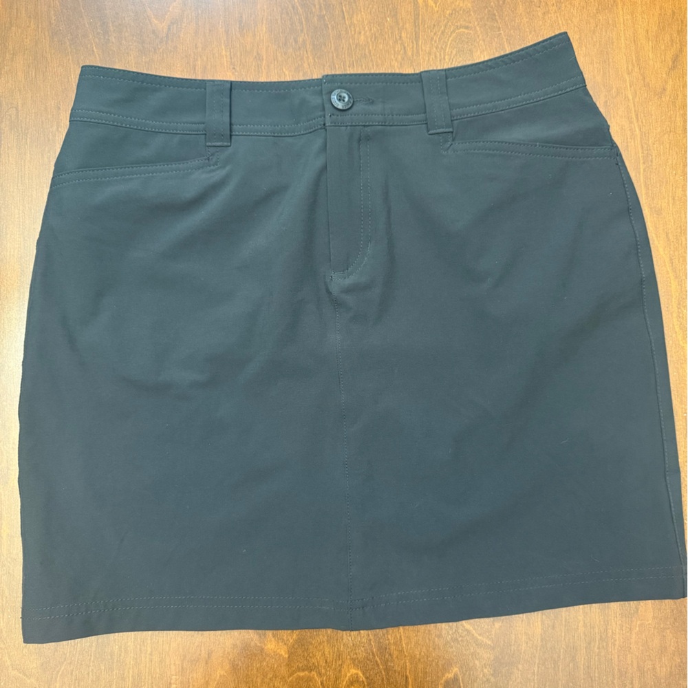 Eddie Bauer Ladies' Black Adventurer Skort Size 4